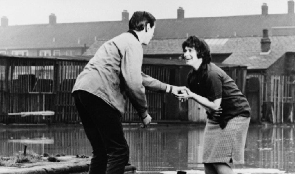 S2 Screen Queen 2439 MAIN