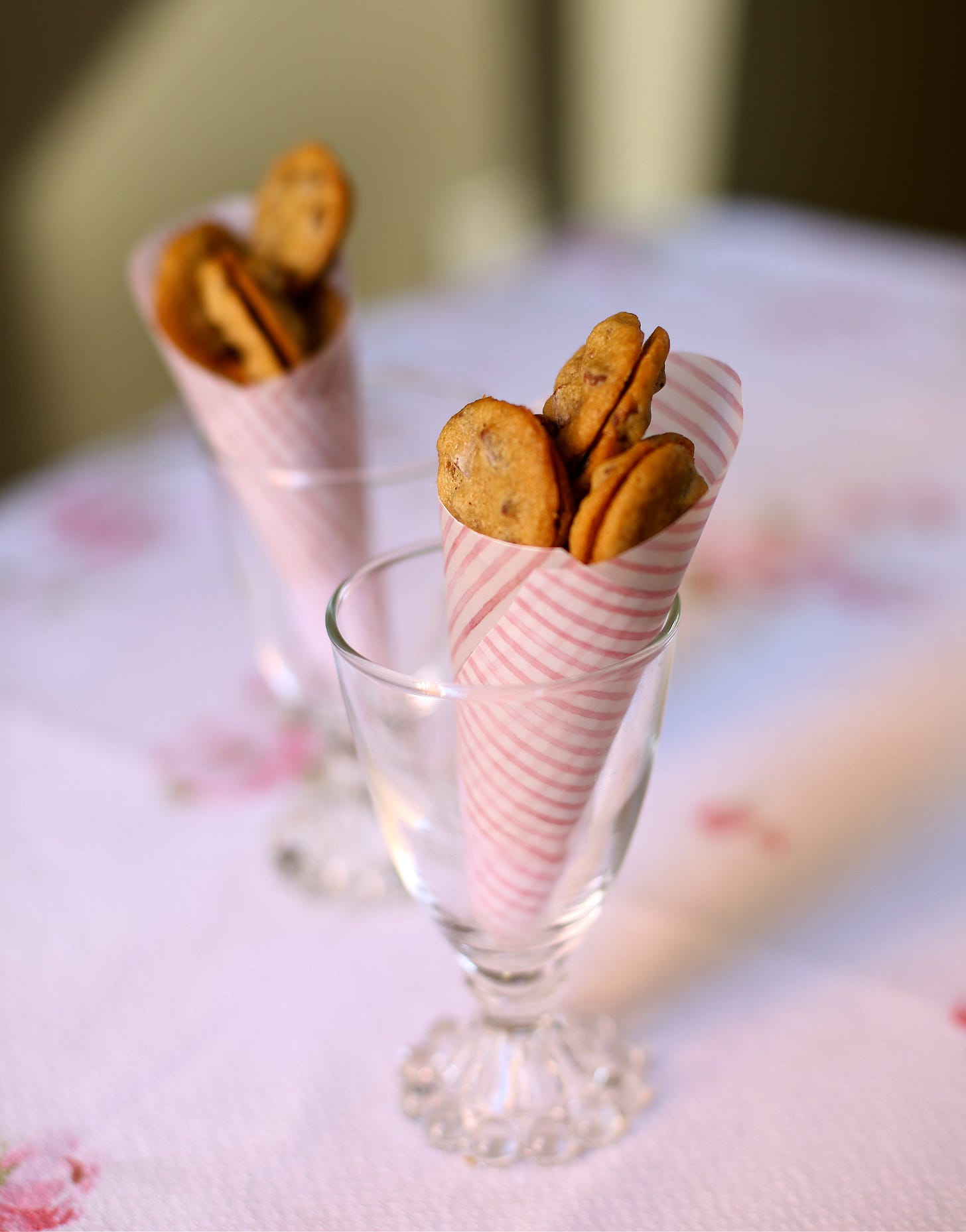 Tiny Chocolate Chip Cookies 