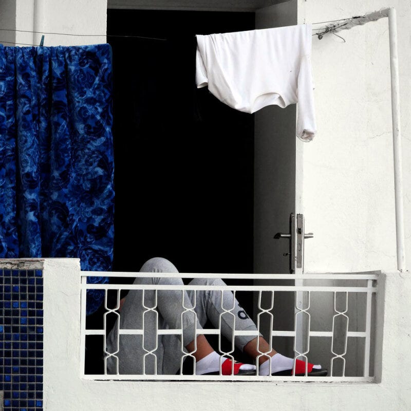 Tout homme allongé finira par se mettre debout