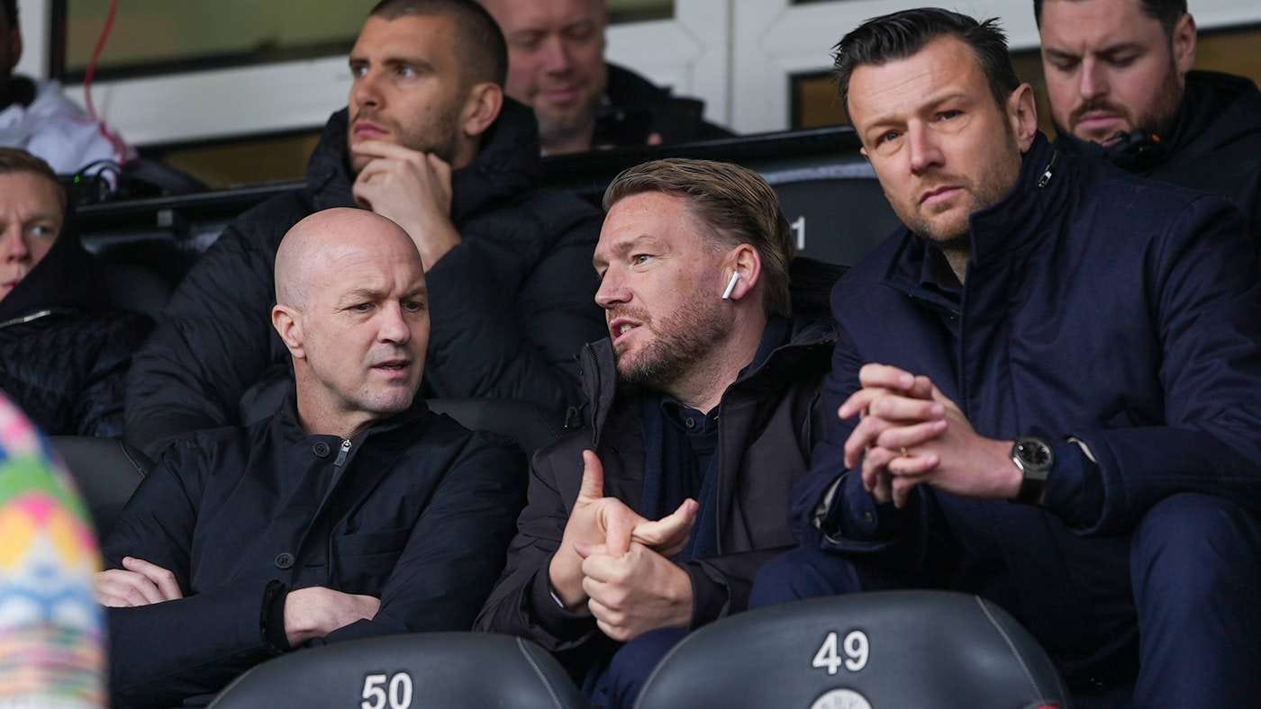 Algemeen directeur Menno Geelen heeft uitgesproken mening over Jordi Cruijff  na veelbesproken trainerswissel bij Jong Ajax | Voetbalzone