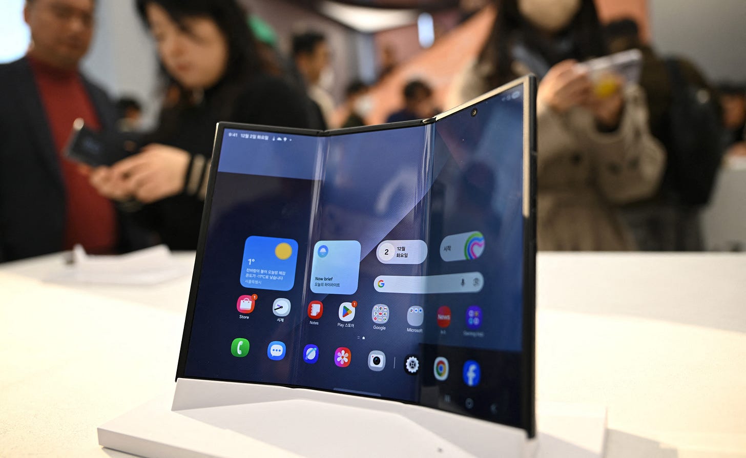 Samsung unveils multi-folding phone as competition set to heat up