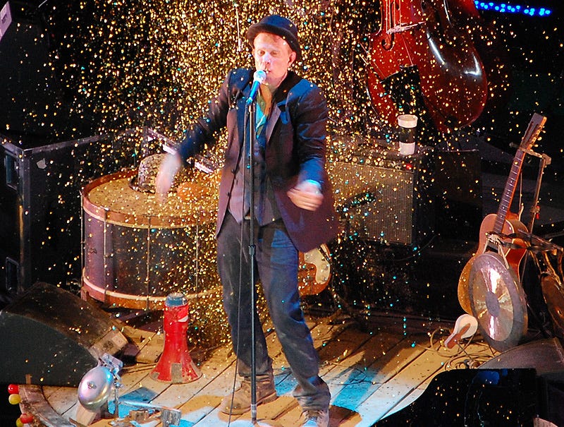 File:Tom Waits Praha 2008 01.jpg - Wikimedia Commons