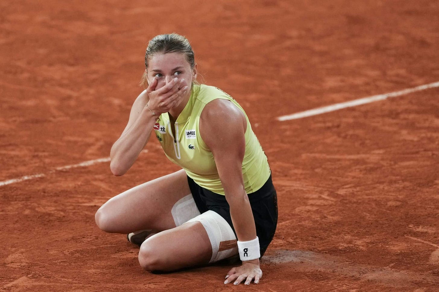 Maja Chwalińska stuns Diana Shnaider to set up French Open final with Mirra  Andreeva - The Athletic