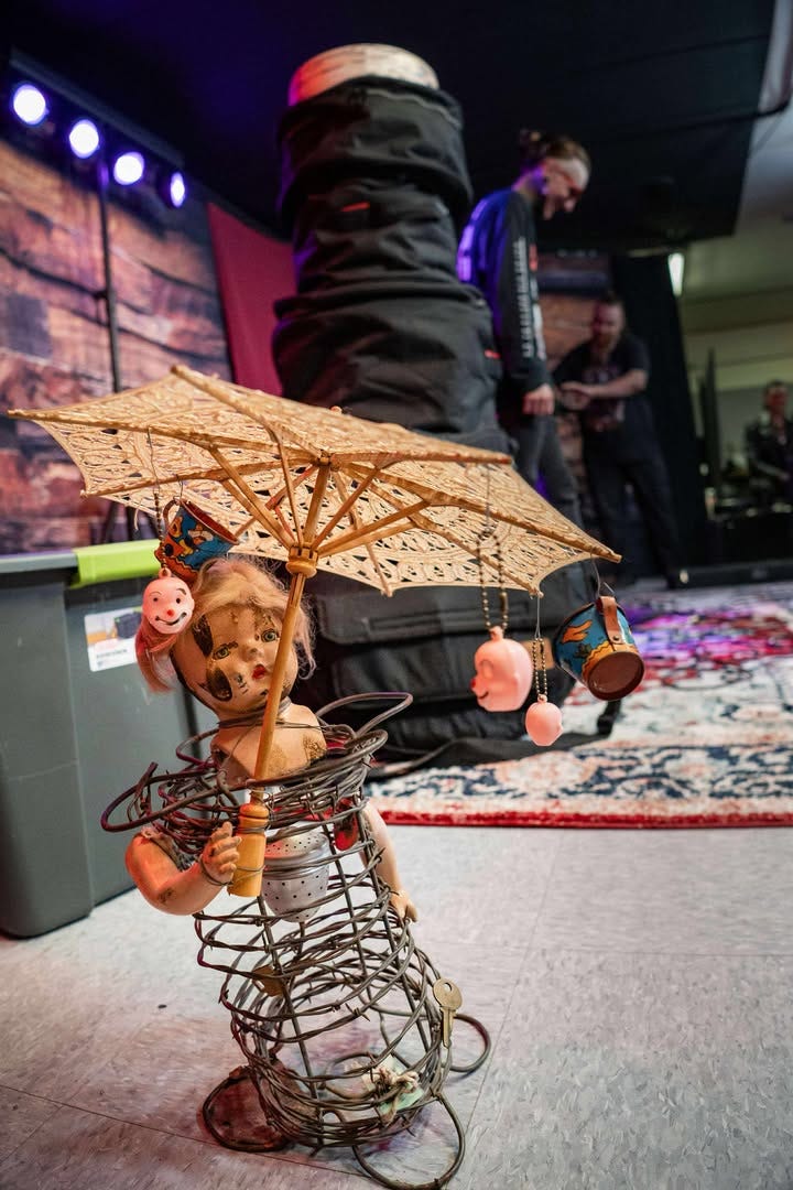 Creepy doll thing courtesy of Haunter