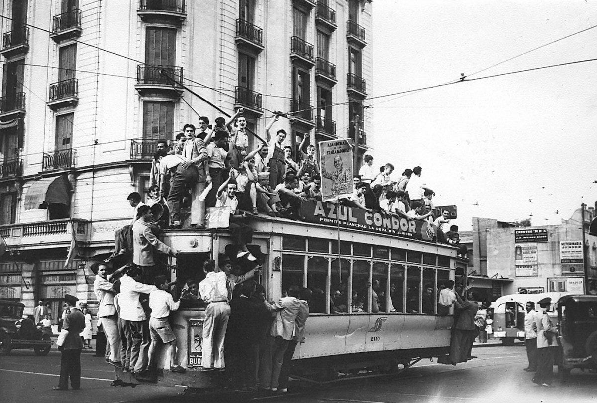 Tramway car carrying descamisados in Buenos Aires. Tramway car carrying descamisados in Buenos Aires.