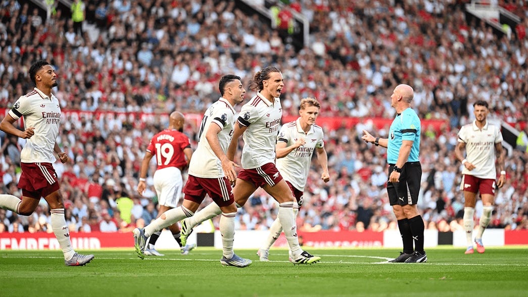 Riccardo Calafiori scores at Old Trafford
