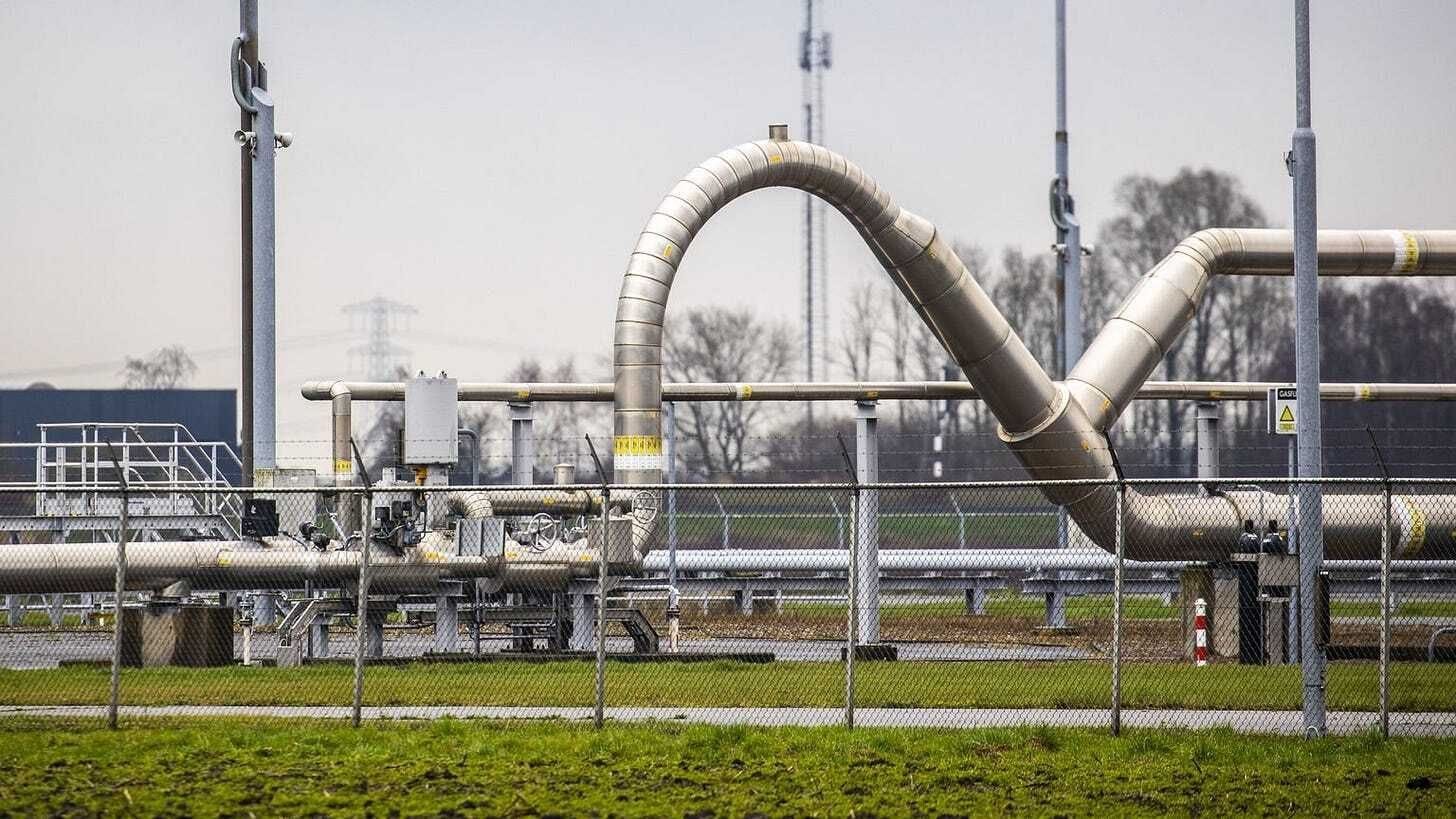 Gas mining closure postoned by right-wing Senates, disappointing Groningers Gas mining closure postoned by right-wing Senates, disappointing Groningers