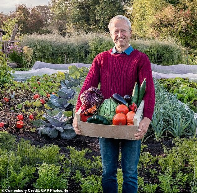 Don't dig for victory! Charles Dowding reveals how he produces super veg  with his 'no dig' method | Daily Mail Online