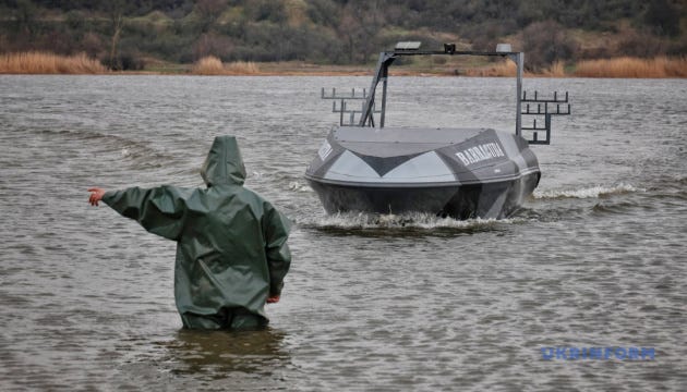 Barracuda USV: Combining Human Expertise with Artificial Intelligence Barracuda USV: Combining Human Expertise with Artificial Intelligence