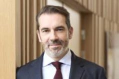 Afbeelding met kleding, persoon, Menselijk gezicht, person

Automatisch gegenereerde beschrijving