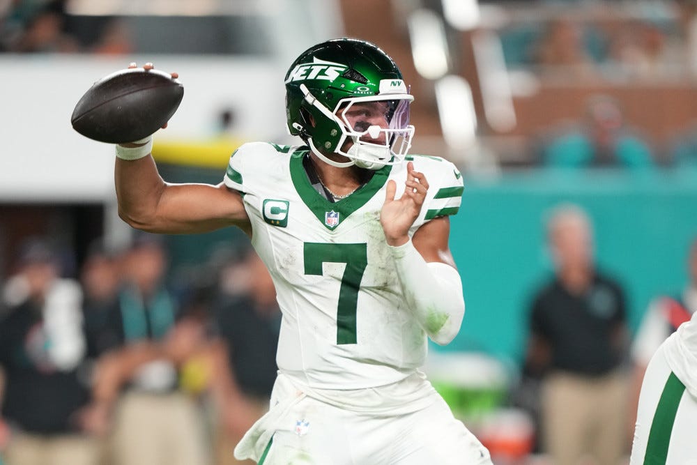Chiefs trade for QB Justin Fields from Jets: reports