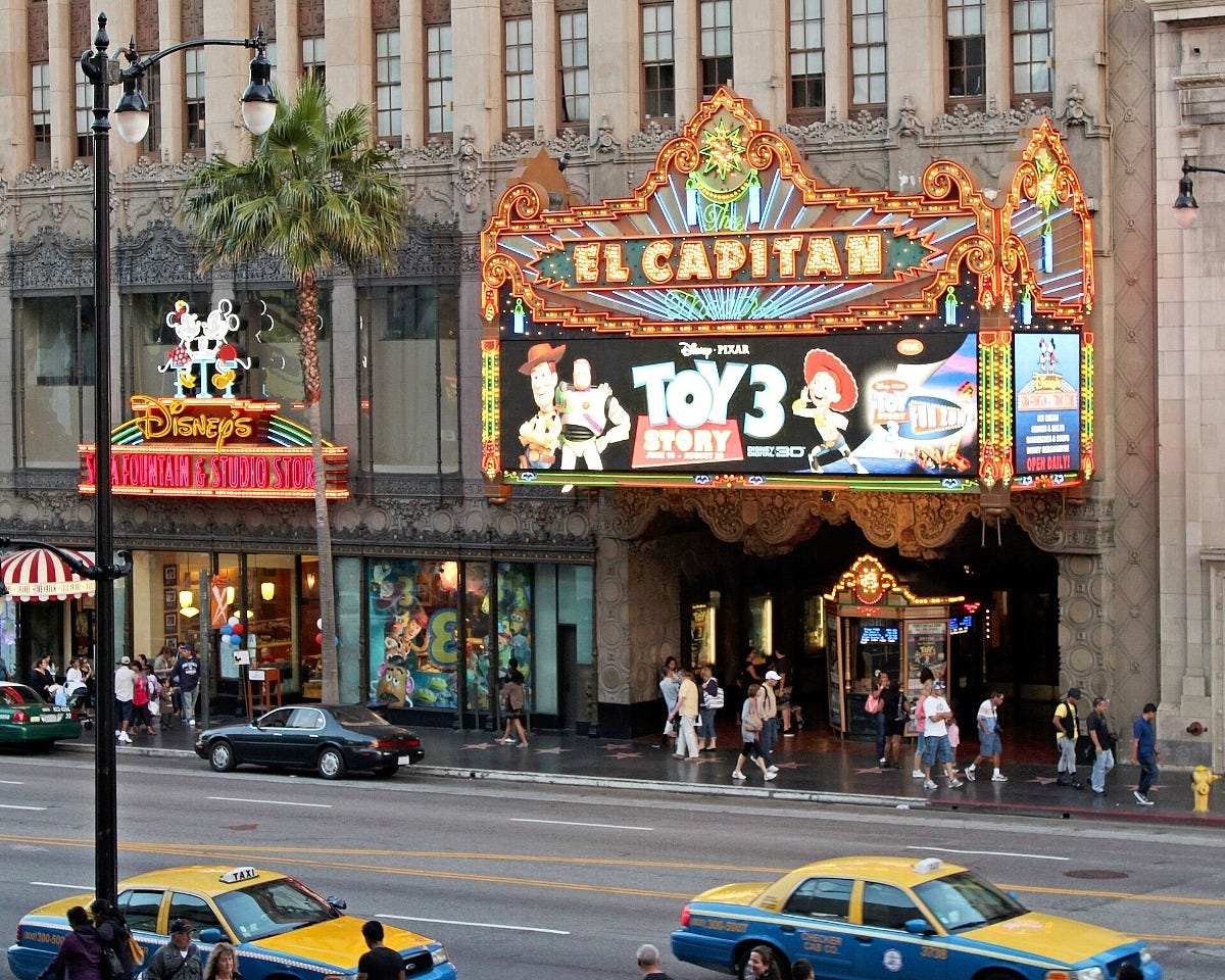The El Capitan Theatre, next to the Disney Studio Store, in 2010. Image: Prayitno via Wikimedia Commons