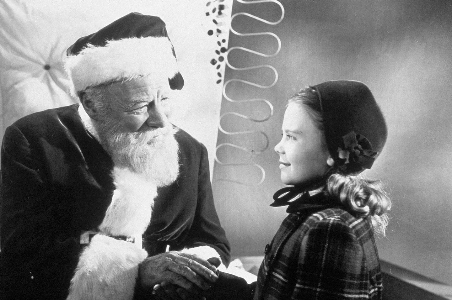 Miracle on 34th Street': A Christmas classic turns 75 - The Boston Globe