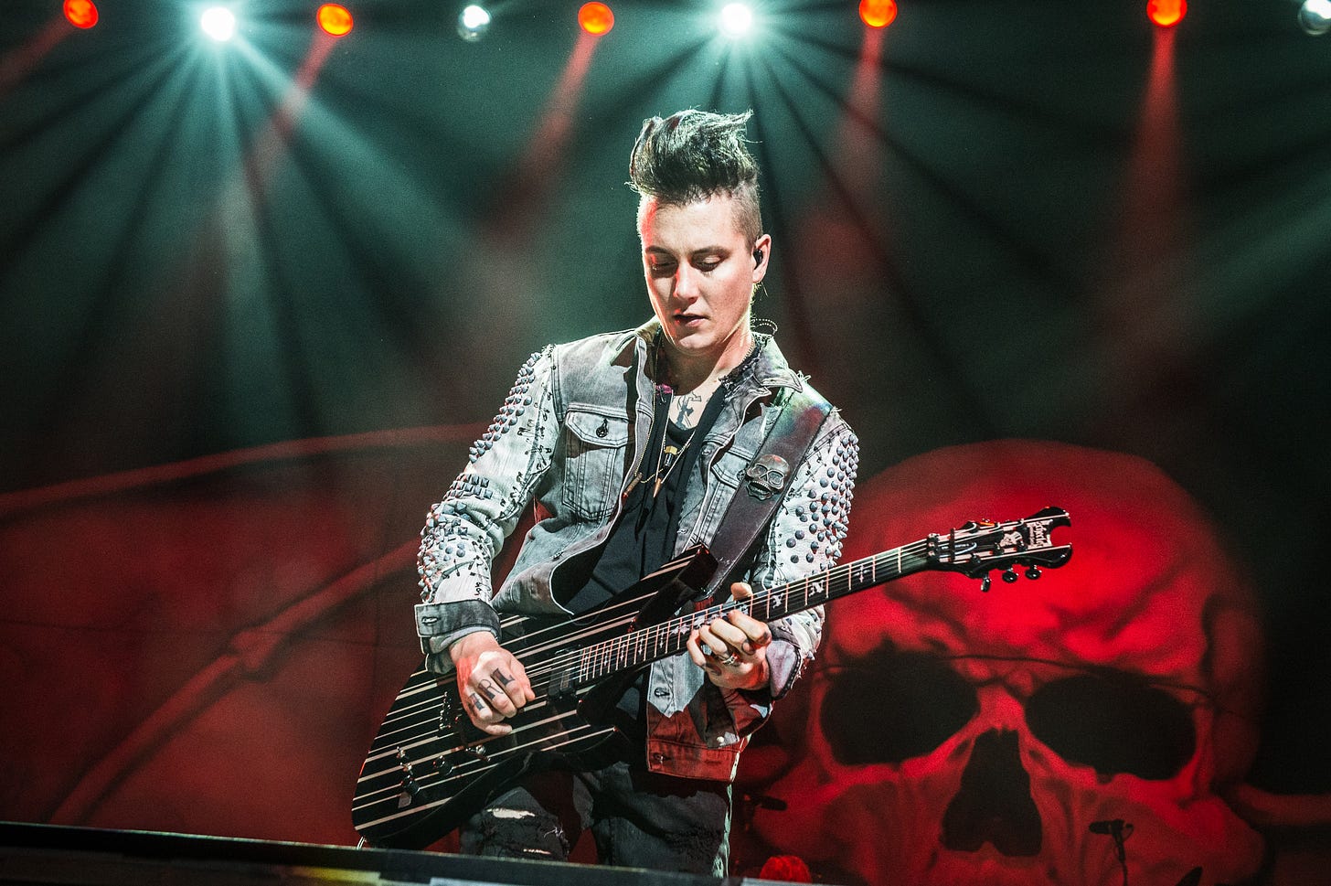 Avenged Sevenfold Guitarist Synyster Gates' 2014 Summer Tour ... Avenged Sevenfold Guitarist Synyster Gates' 2014 Summer Tour ...