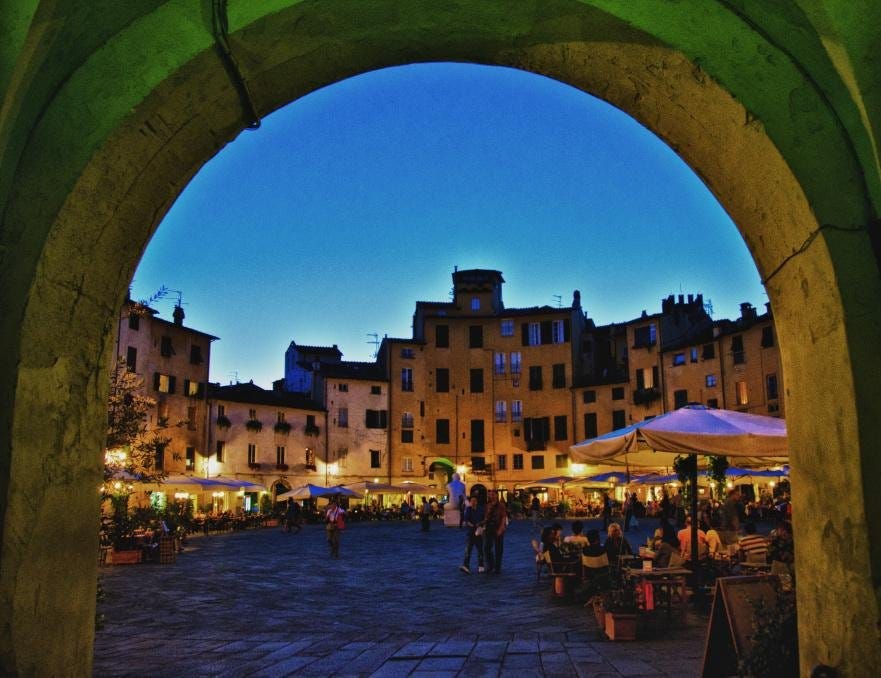 Piazza dell'Anfiteatro in Lucca: 18 reviews and 42 photos