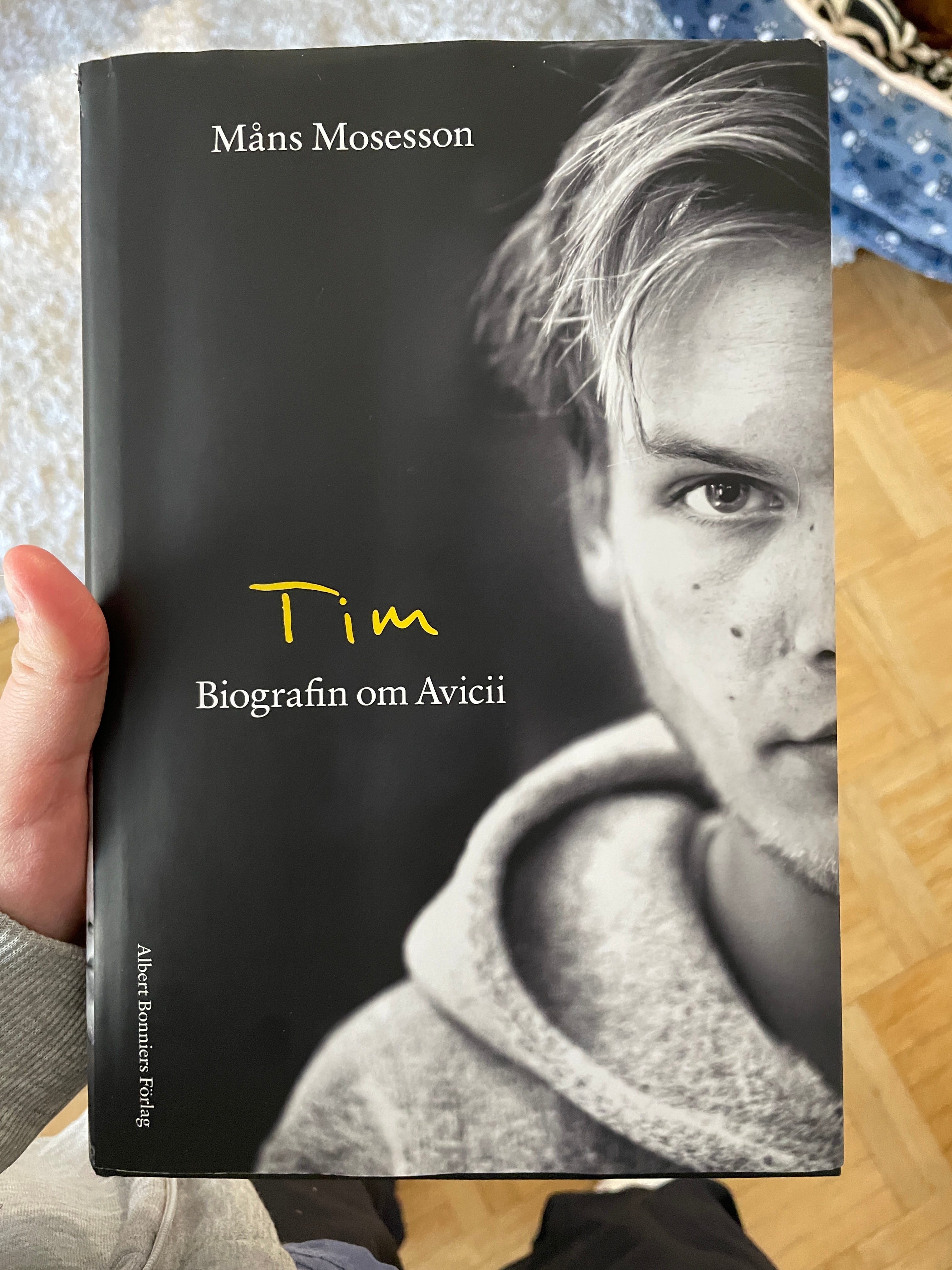 Biography about Avicii | Book Review - by Jezz Lundkvist