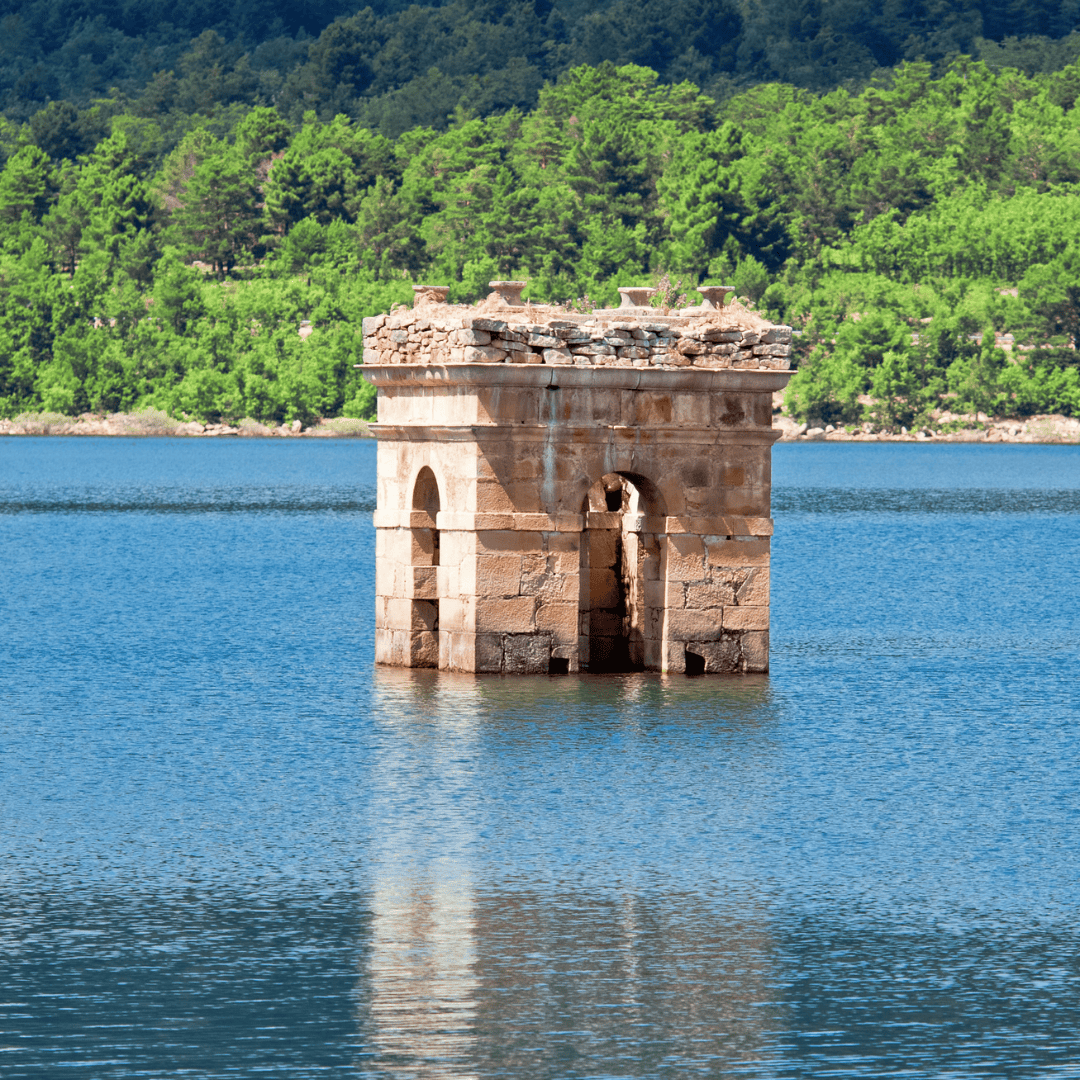 Embalse de la Cuerda del Pozo - Hotel Manrique de Lara Embalse de la Cuerda del Pozo - Hotel Manrique de Lara
