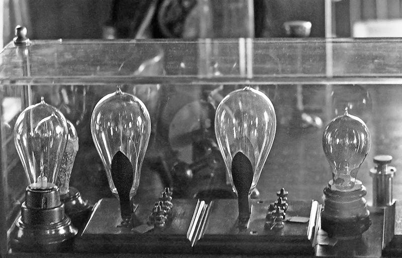 Who Invented the Lightbulb? - Simple Lighting Blog
