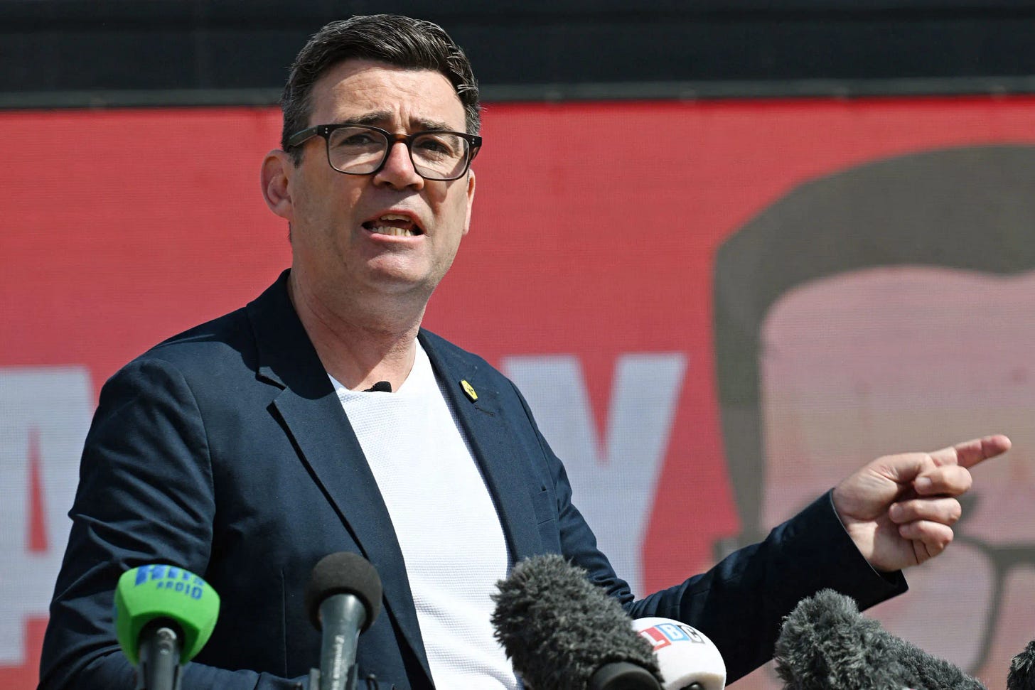 Andy Burnham Opens Door to UK General Election If He Becomes Prime Minister  - Bloomberg