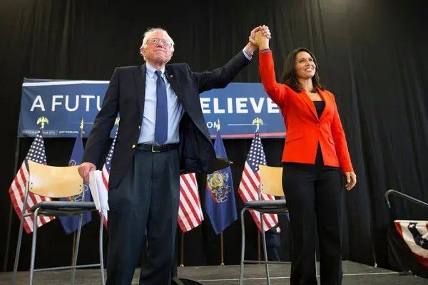 May be an image of 2 people, people standing and text that says 'A FUTI ELIEVE OM'