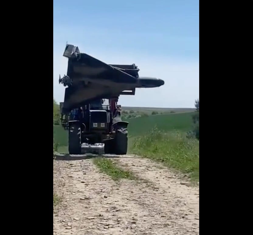 Shahed_tractor_01.png