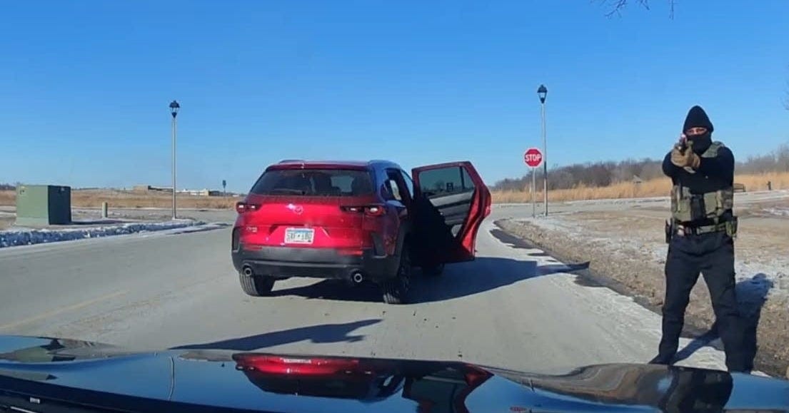 St. Peter police chief blocks federal agents from arresting resident | MPR  News