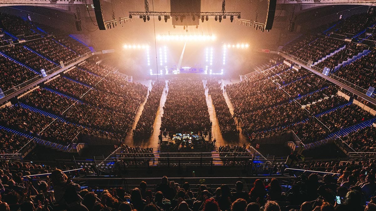 RAPHAEL CONQUISTA EL MOVISTAR ARENA CON UN CONCIERTO SOLD OUT | Fluge Audiovisuales RAPHAEL CONQUISTA EL MOVISTAR ARENA CON UN CONCIERTO SOLD OUT | Fluge Audiovisuales