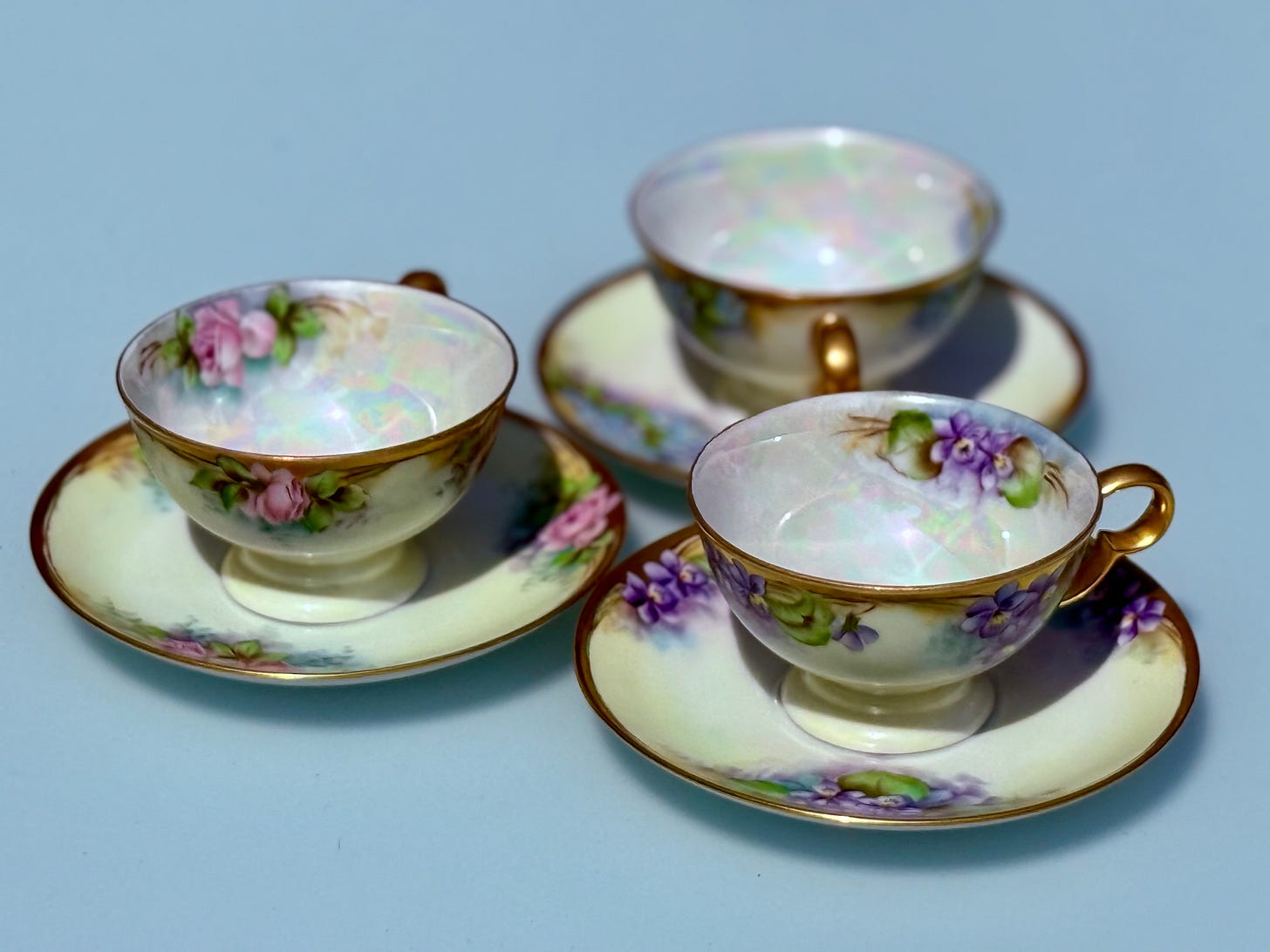 Tea set handprinted by artist M.C.E. Peterson. Tea set handprinted by artist M.C.E. Peterson.