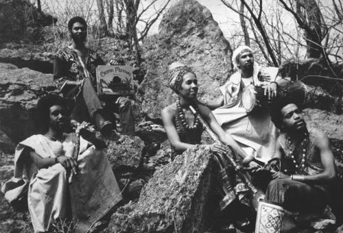 The Pyramids - Strut
