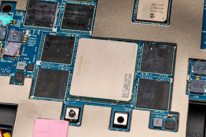 Dell 16 Pro Max MB16250 Qualcomm AIC100 1