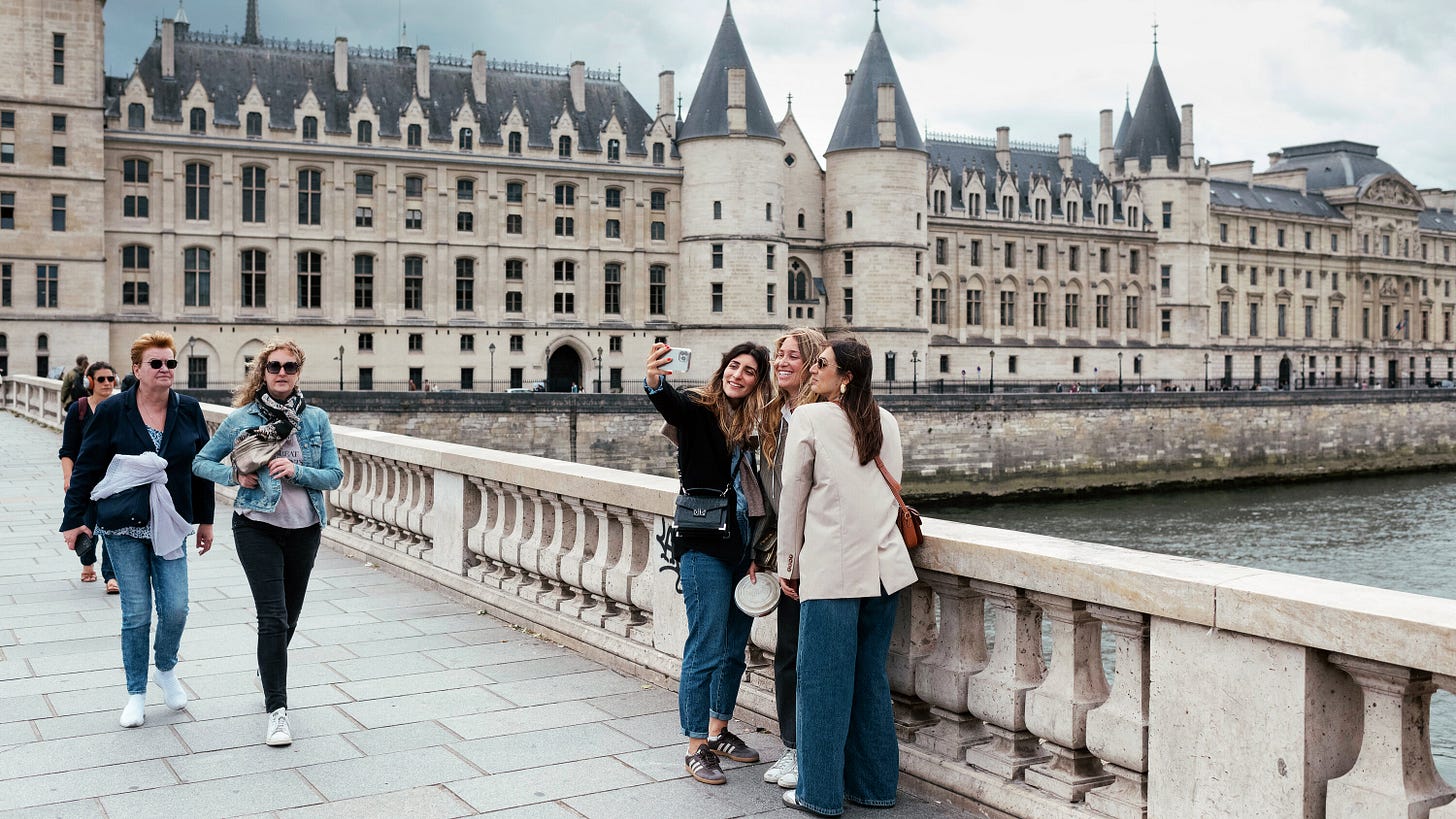 In Paris, A New App Explores the French Revolution - The New York Times