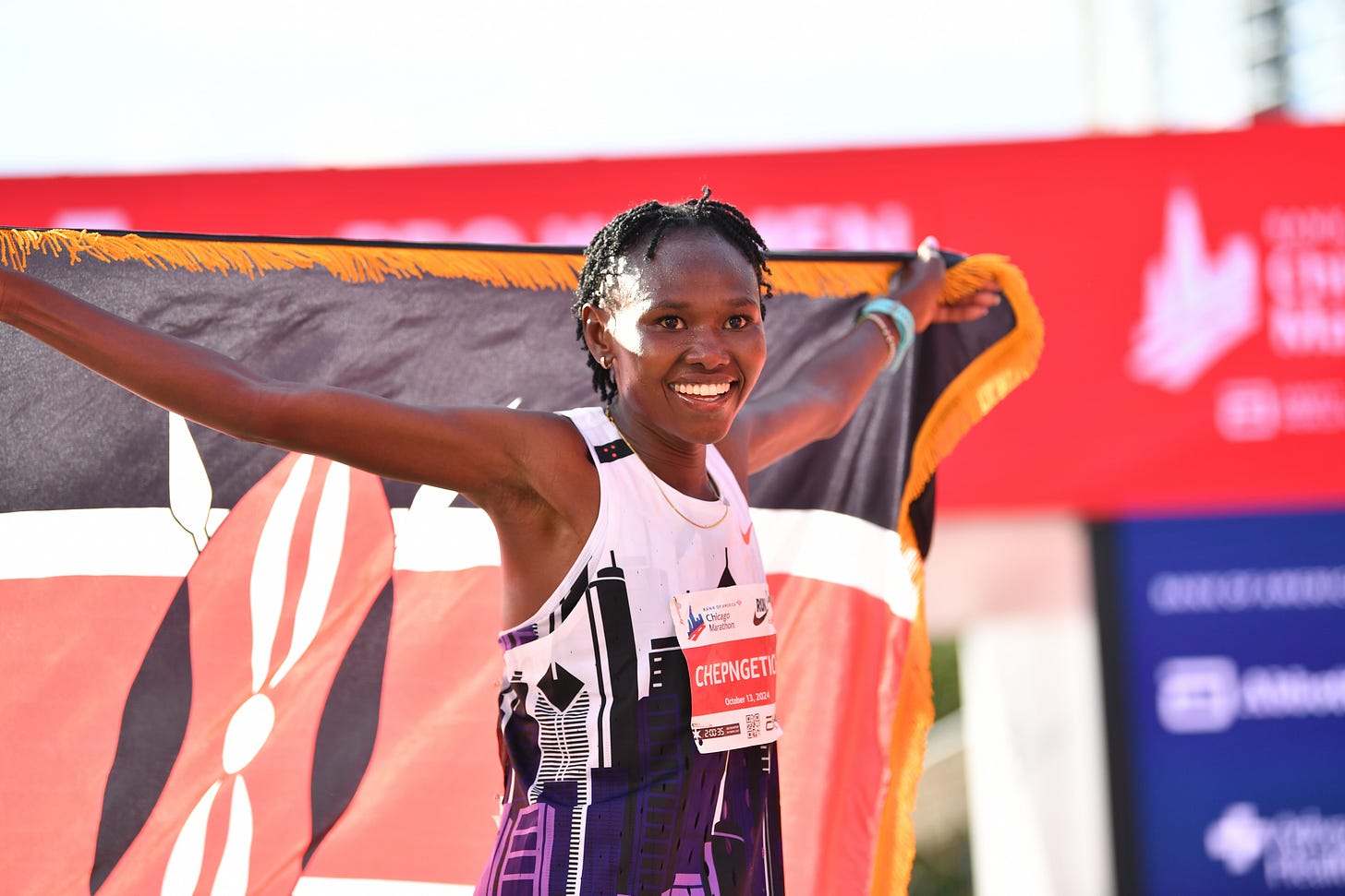 Kenya's Chepngetich smashes women's marathon world record | Reuters Kenya's Chepngetich smashes women's marathon world record | Reuters