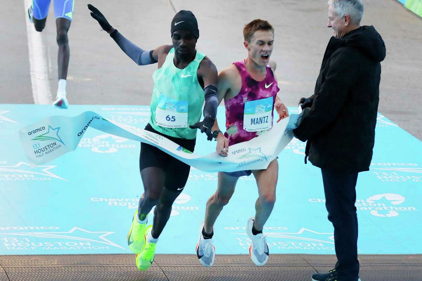 Houston Aramco Half Marathon: Conner Mantz breaks men's U.S. record Houston Aramco Half Marathon: Conner Mantz breaks men's U.S. record