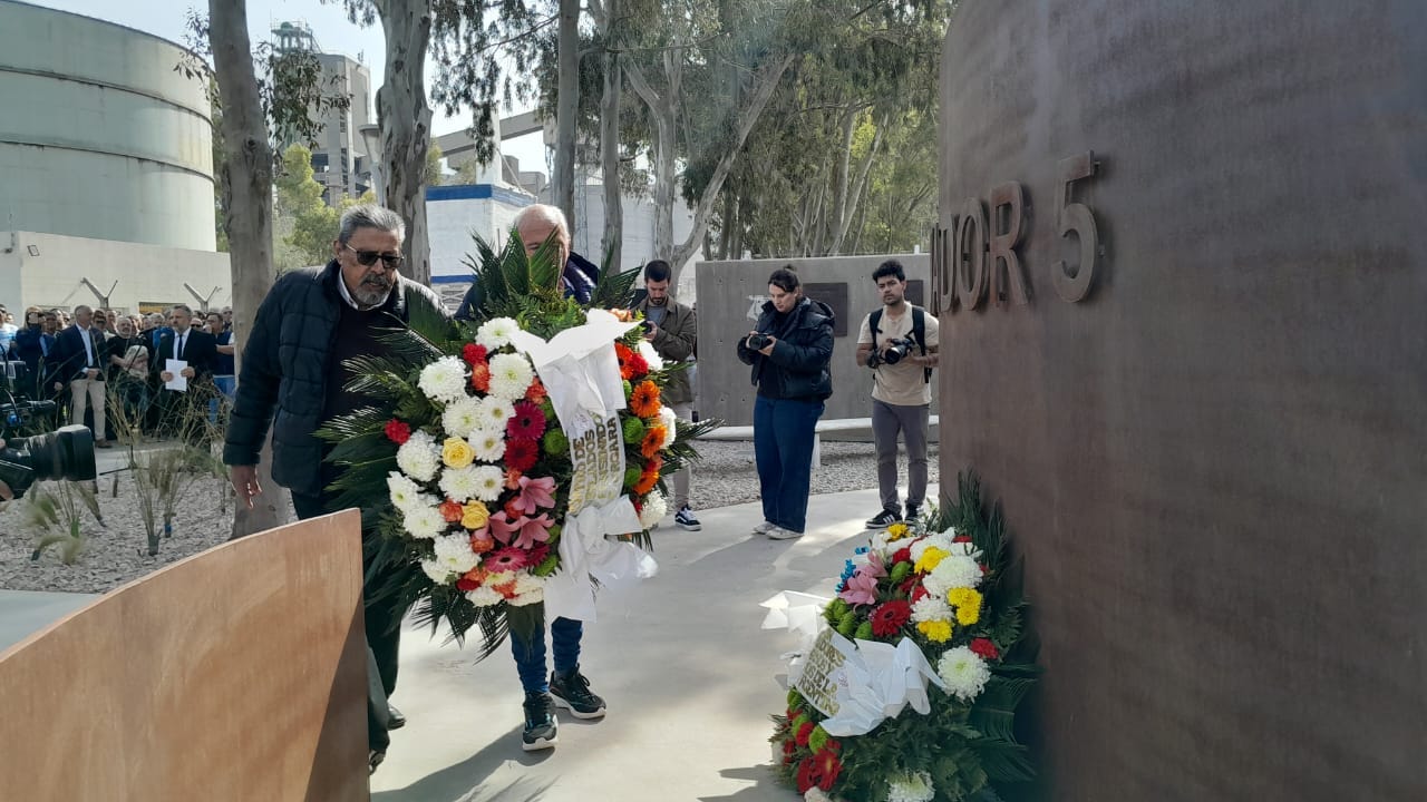 Se inauguró el cenotafio en memoria de las víctimas de la tragedia del Elevador 5 en Ingeniero White Se inauguró el cenotafio en memoria de las víctimas de la tragedia del Elevador 5 en Ingeniero White