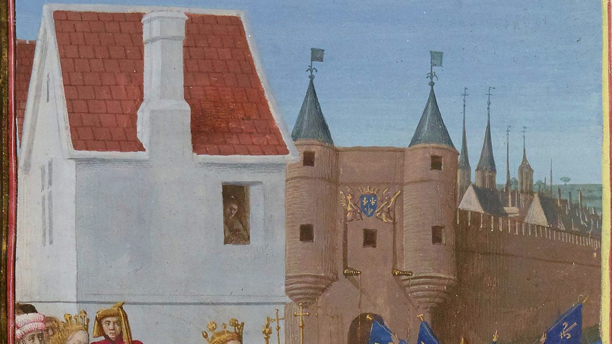 How to Enter a City Like a King