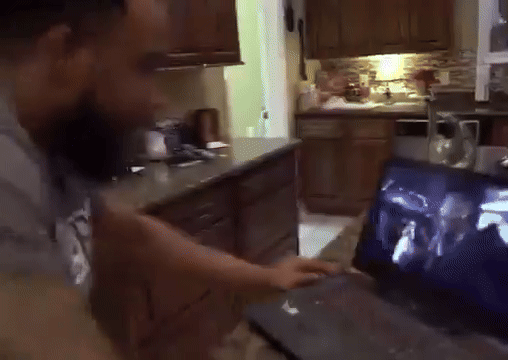DjZf-p7te5L--8rO.mp4 [video-to-gif output image]