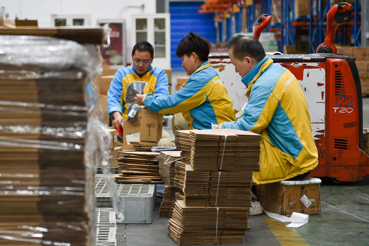 China urges green transition for courier sector as e-commerce boom leaves a  trail of packaging waste | South China Morning Post