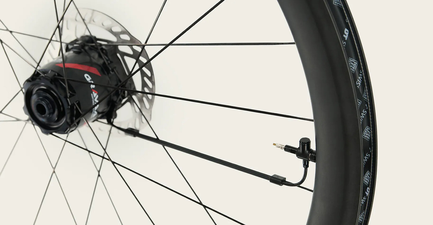 An image of the discreet hose connecting the hub to the rim. An image of the discreet hose connecting the hub to the rim.