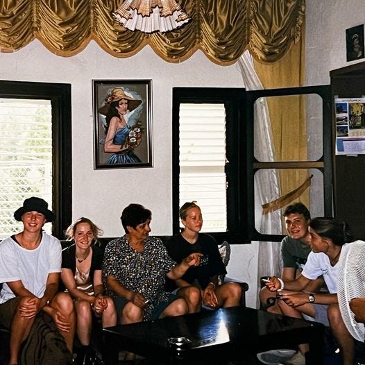 Tijdens mijn verblijf in de Kibboets werden we gewaarschuwd voor Palestijnen. Maar dat bleken toch ook gewoon mensen te zijn.