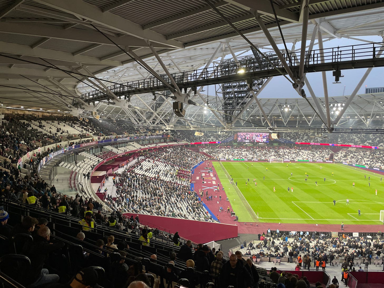 Everyone naffs off at half time at West Ham