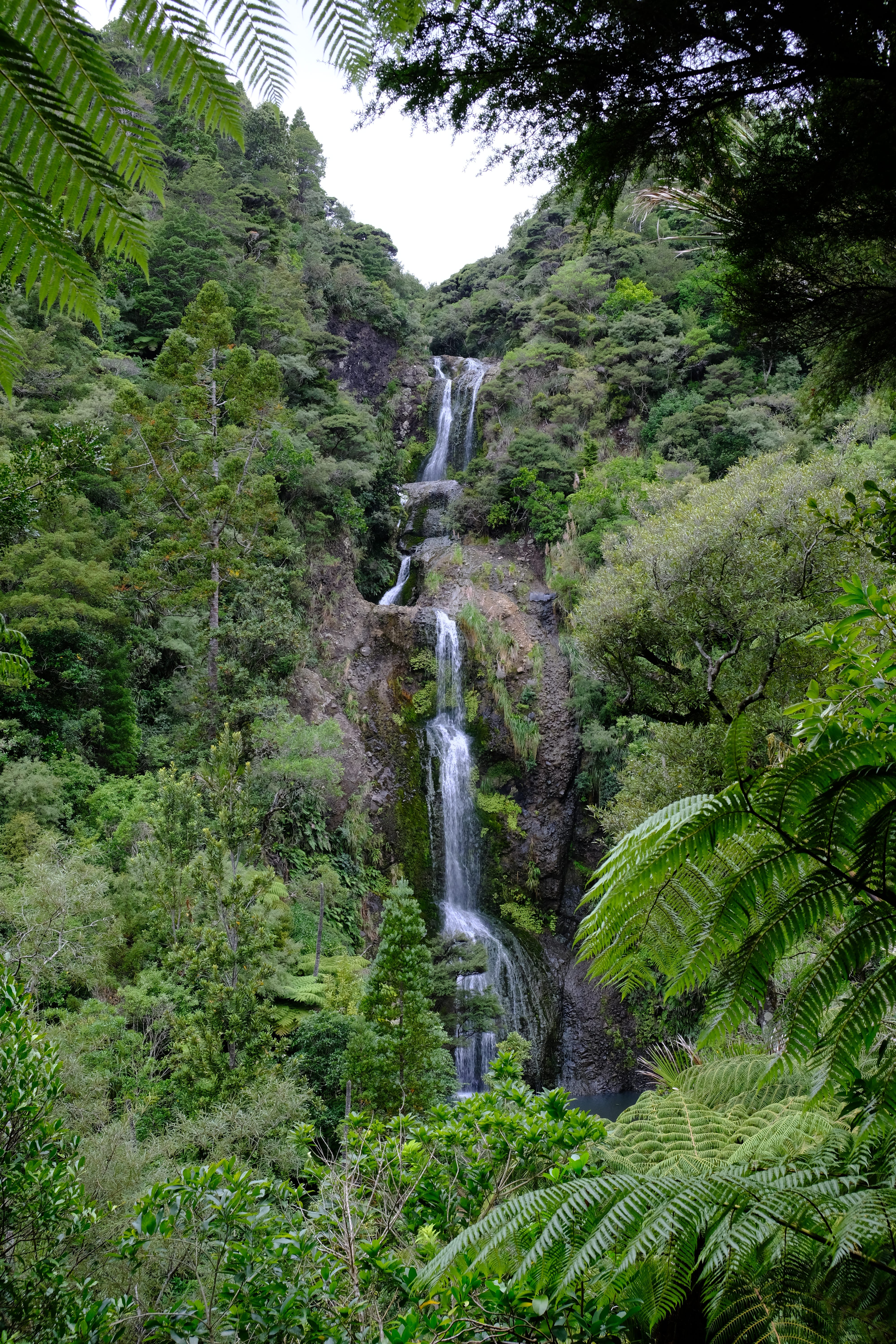 Cette eau qui tombe et nous enchante - by Madame, image size:4000x6000