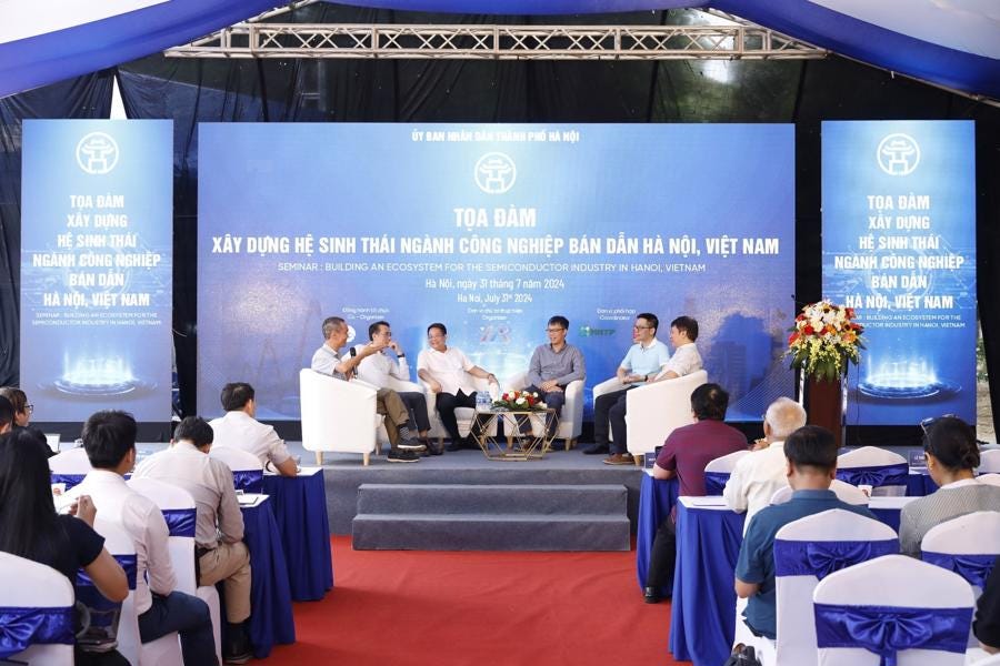 Trong năm qua, Hà Nội đã tổ chức nhiều Tọa đàm, Hội thảo bàn về xây dựng hệ sinh thái công nghiệp bán dẫn Trong năm qua, Hà Nội đã tổ chức nhiều Tọa đàm, Hội thảo bàn về xây dựng hệ sinh thái công nghiệp bán dẫn
