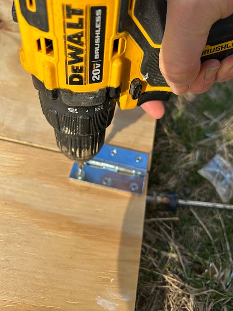 diy lemonade stand with hinges