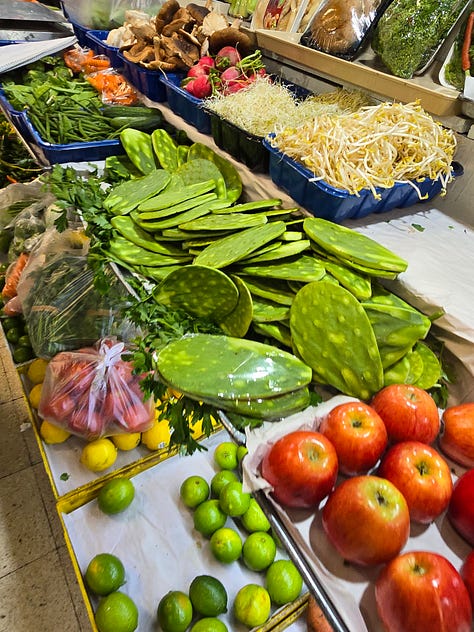 Food options, Mercado Medellín