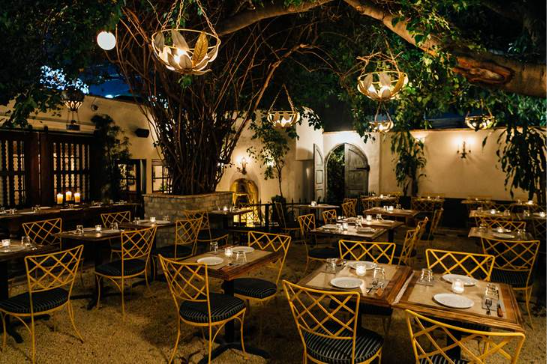 Bacari's Prime Patio Hides From Sight Along West Third Street | Eater LA
