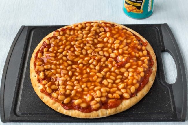 Baked Bean Pizza - Easy Cheesy Vegetarian