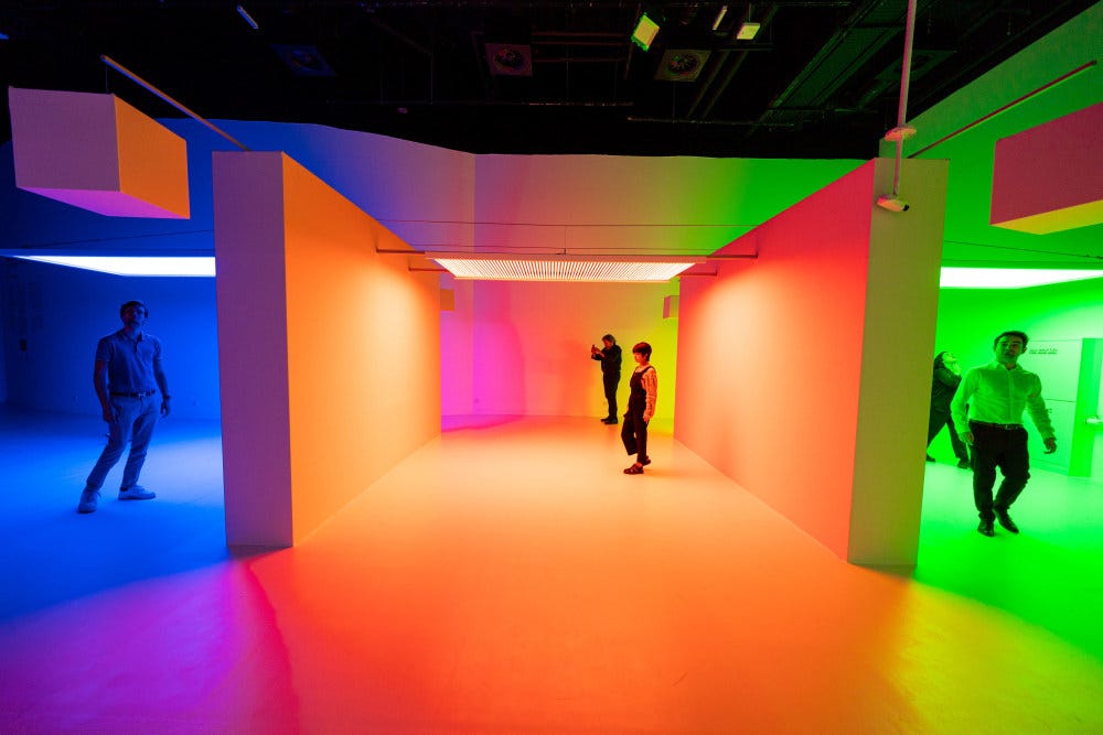 Chromosaturation" by Carlos Cruz-Diez at Expo Dubai 2020. - News - GALERÍA  RGR