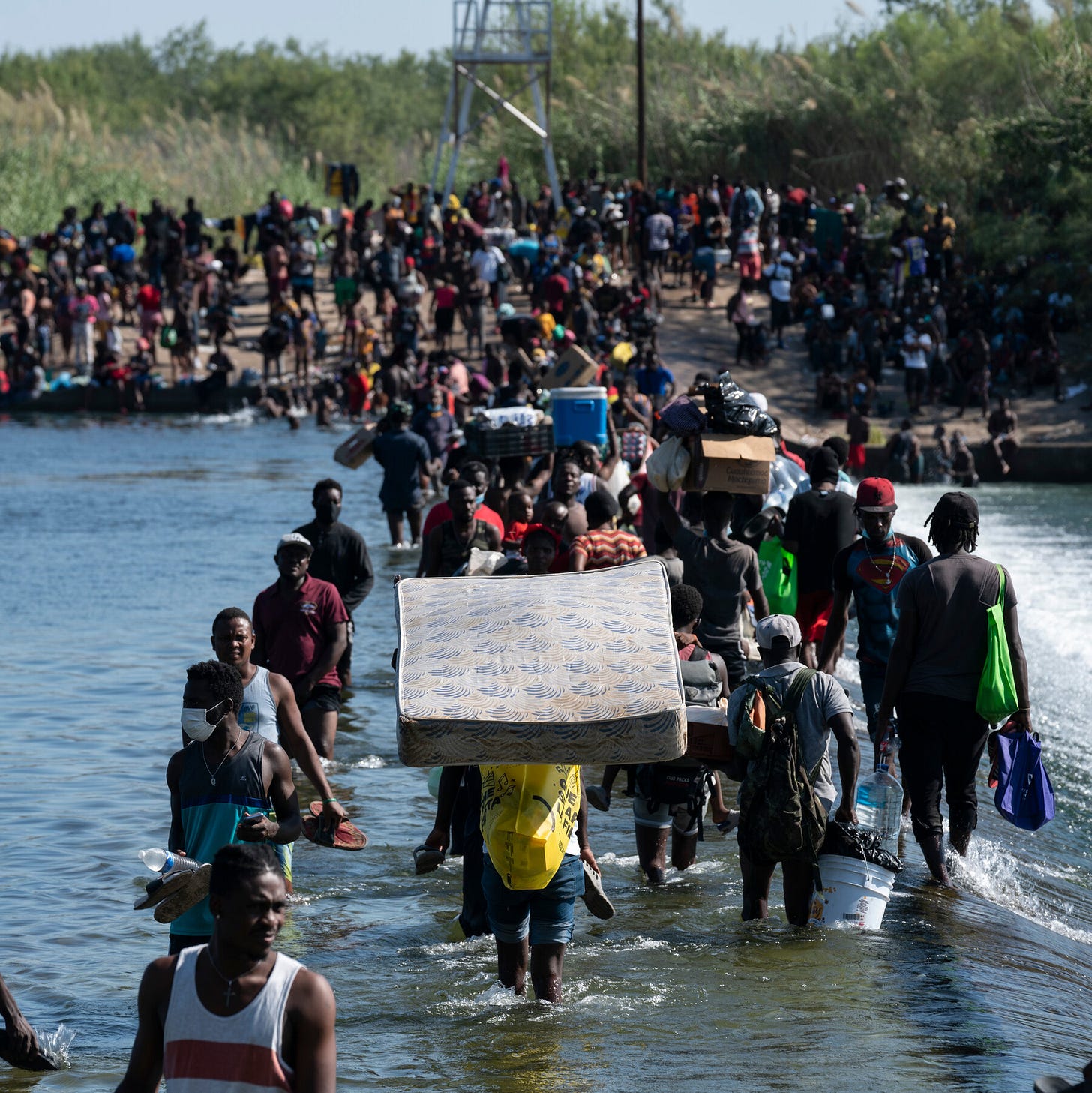 Illegal Border Crossings Soar to Record High, New Data Shows - The New York  Times