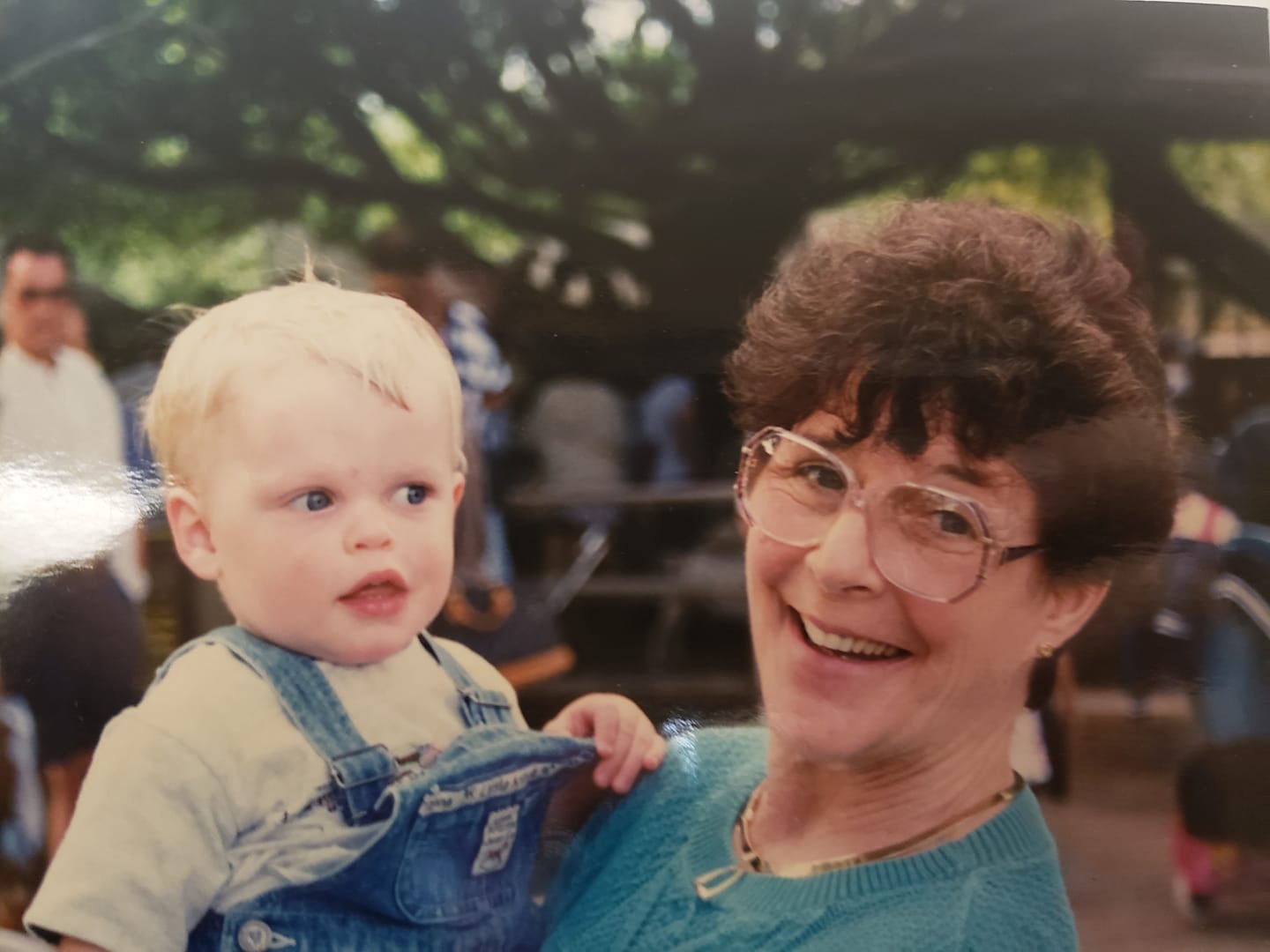 No photo description available.