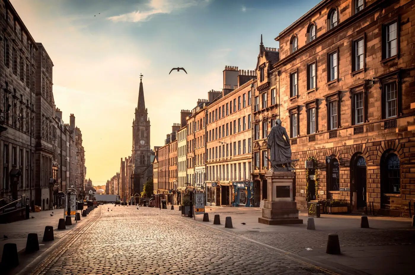 Royal Mile Edinburgh Guide | History, Sights & Travel Tips